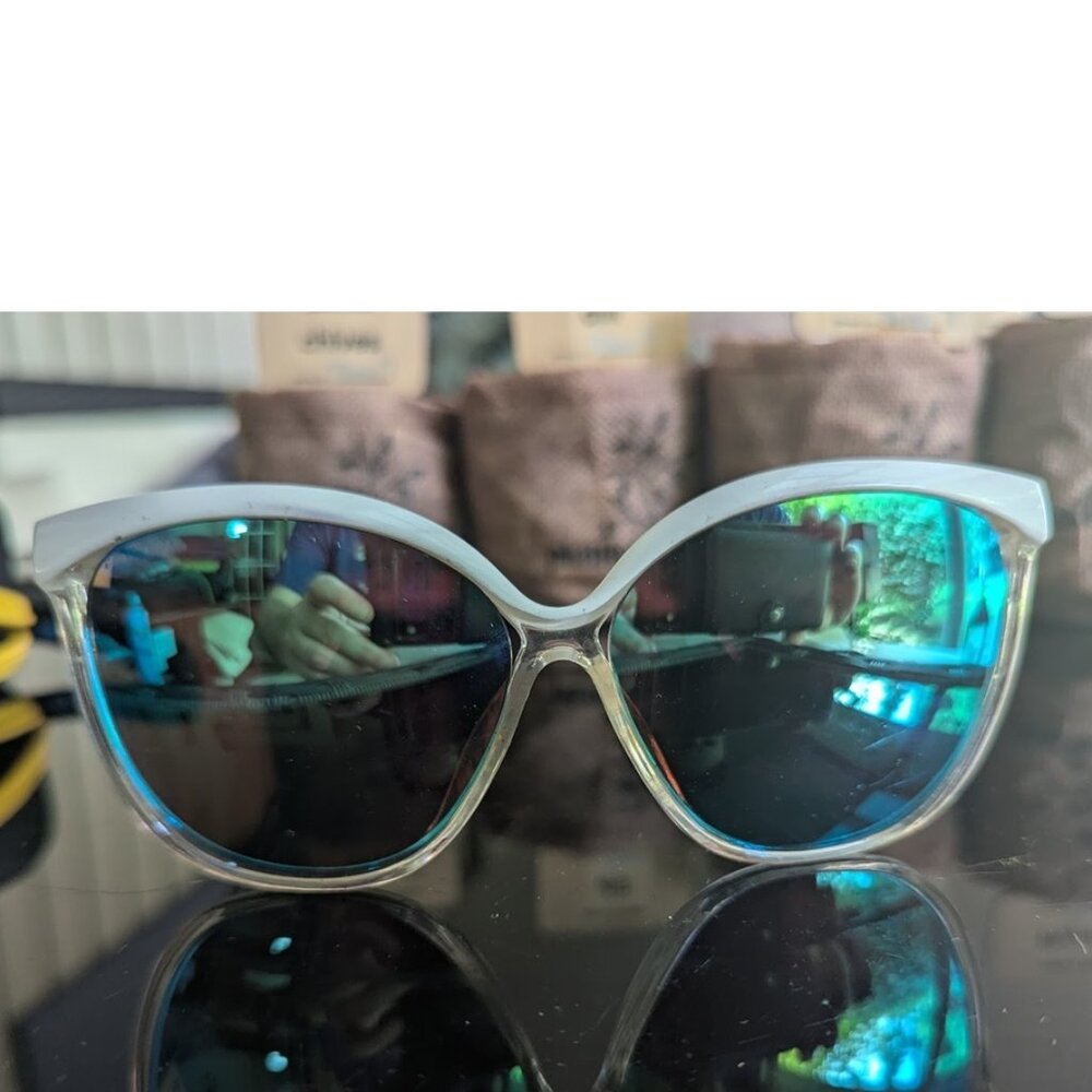 NEW Feisedy Womens stylish sunglasses